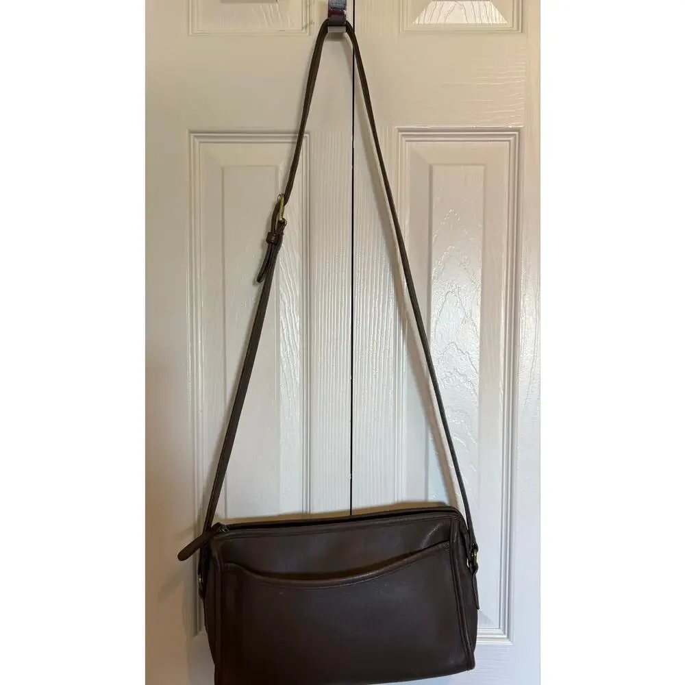 Coach Taylor crossbody zip in  brown  H5C-9944 c. 1995